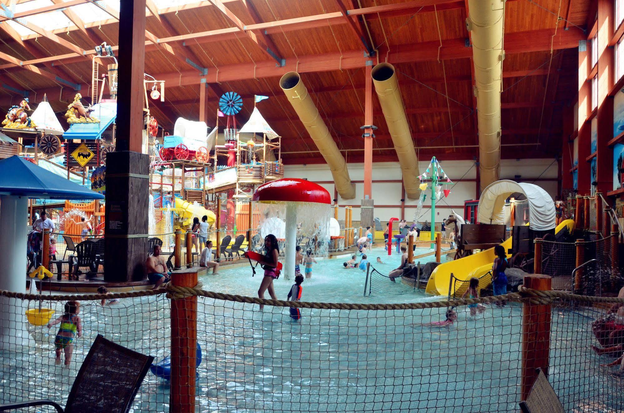 קולומבוס Fort Rapids Indoor Waterpark Resort מראה חיצוני תמונה